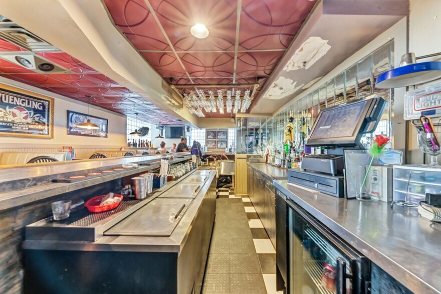 More Photos Of 628 Smithfield St, Pittsburgh Restaurant For Sale