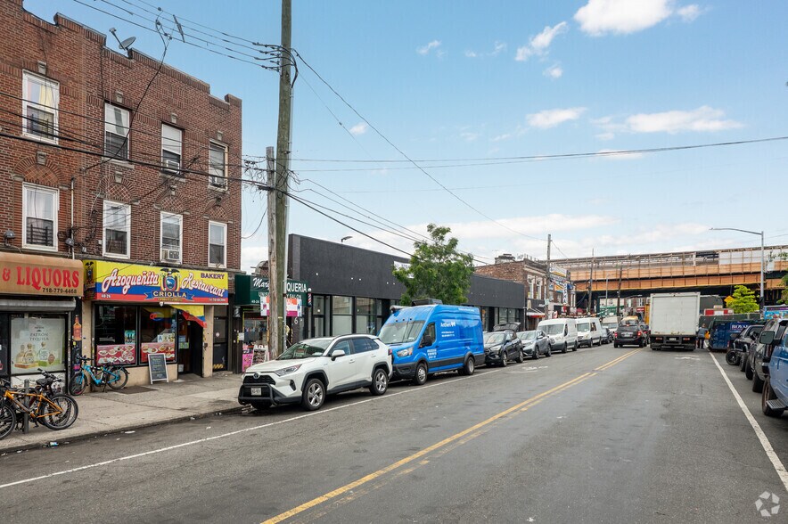 More Photos Of 40-16 National St, Corona Storefront For Lease