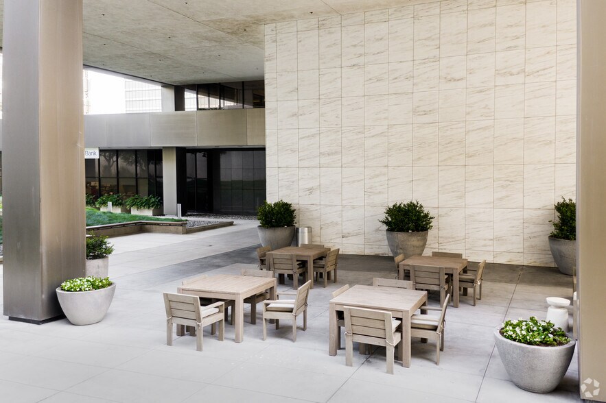 More Photos Of 1901 Avenue of the Stars, Los Angeles Office For Lease