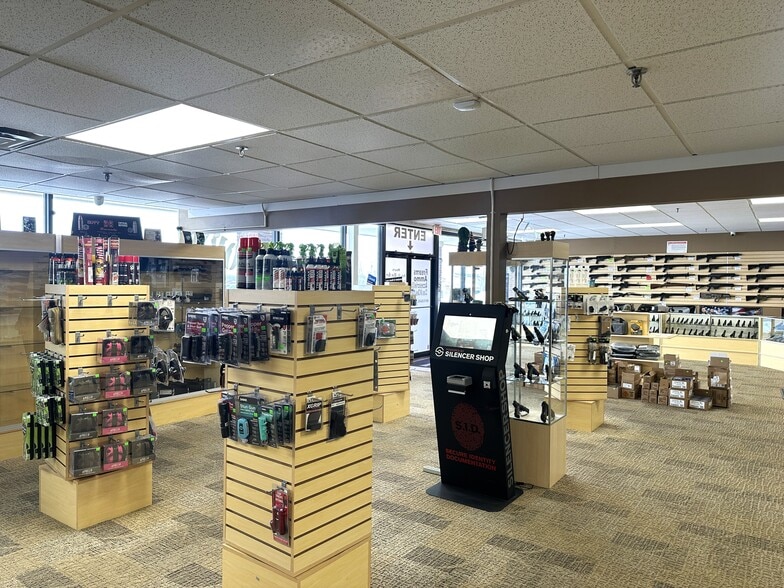 More Photos Of 8935-8947 Kingsridge Rd, Dayton Storefront Retail Office For Sale