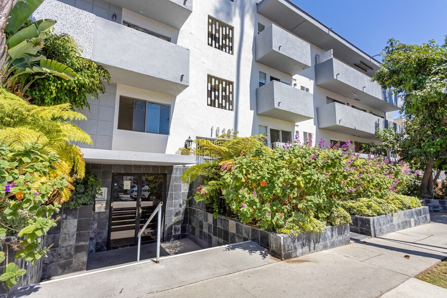 Primary Photo Of 1030 N Orange Grove Ave, Los Angeles Apartments For Sale