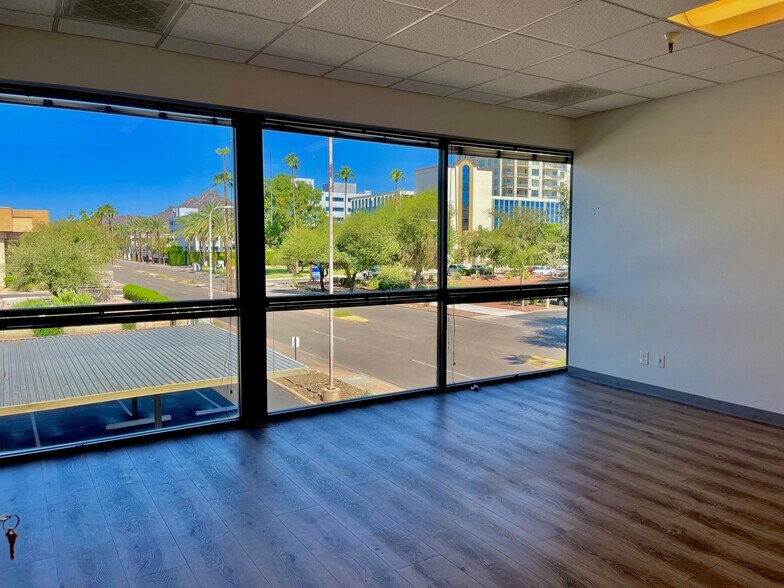More Photos Of 2150 E Highland Ave, Phoenix Office For Lease