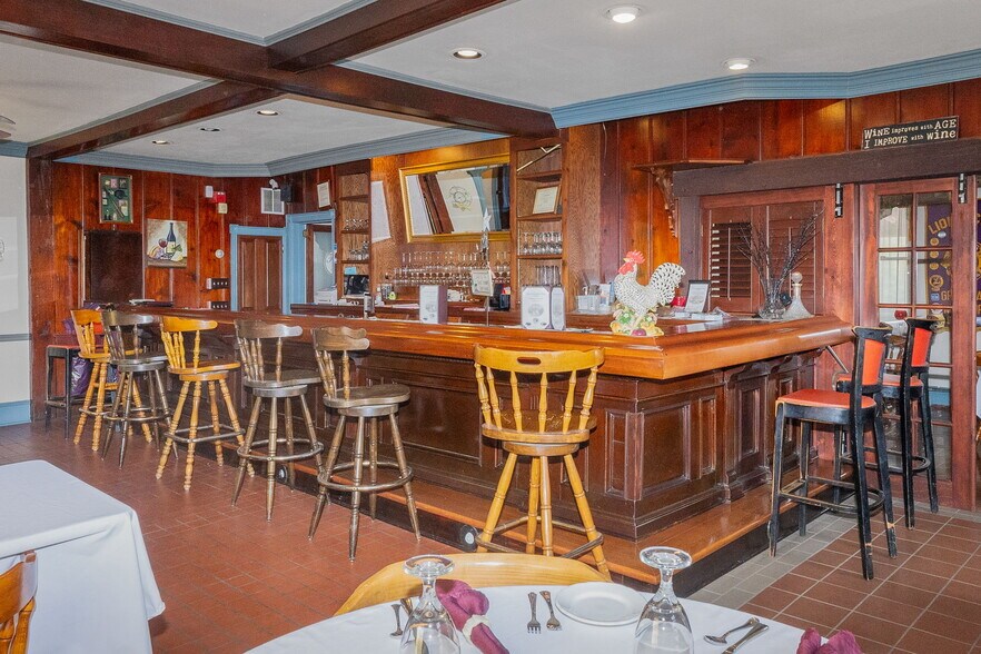 More Photos Of 3164 Main St, Green Lane Restaurant For Sale