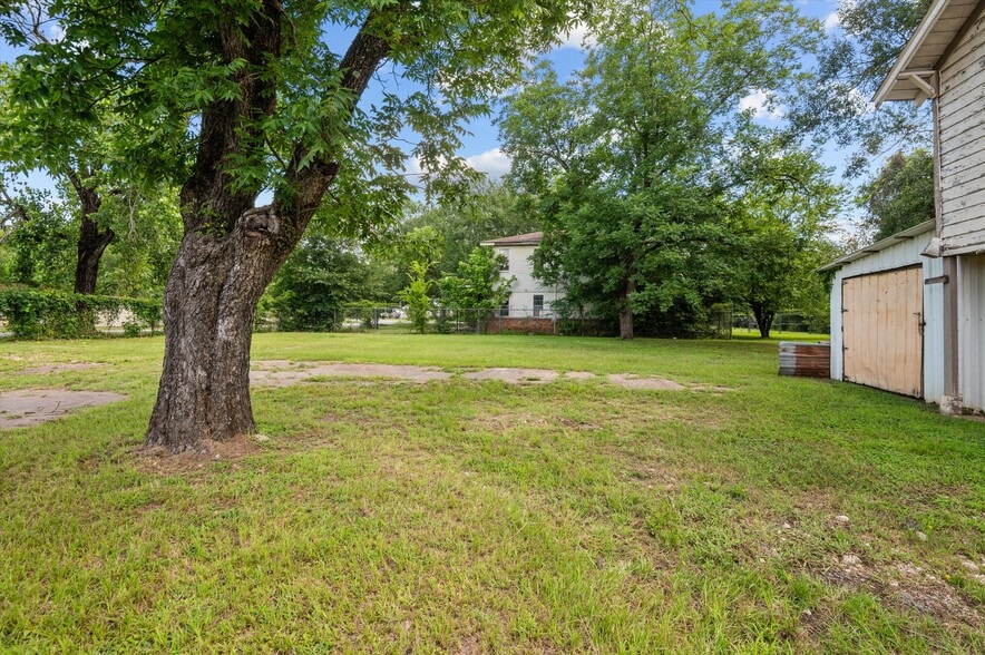 More Photos Of 1403 Crockett St, Lufkin Office Residential For Sale
