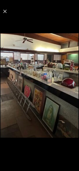 More Photos Of 600 6th Ave, Ford City Office For Sale