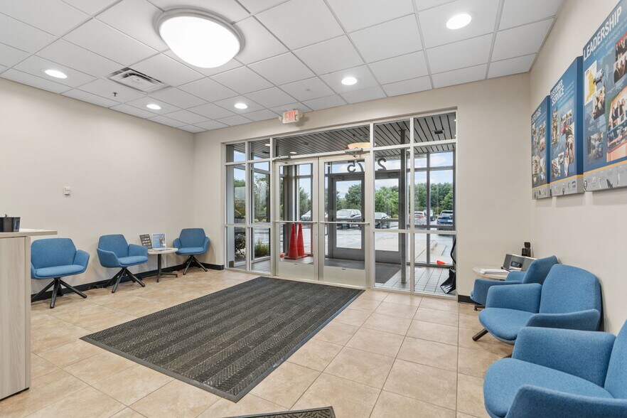 More Photos Of 2775 Blue Water Rd, Eagan Office For Sale