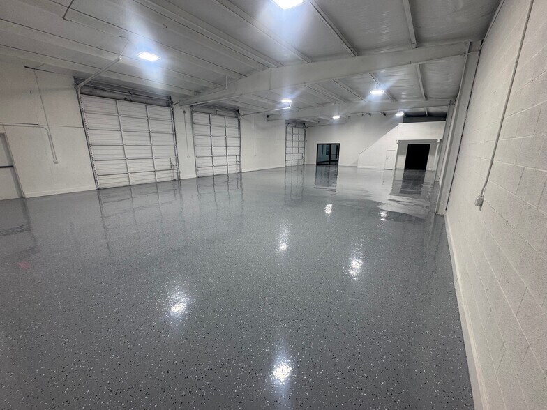 More Photos Of 5807 Star Ln, Houston Service For Lease