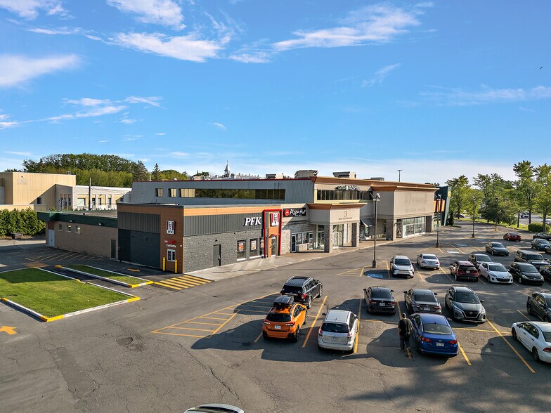 More Photos Of 1-19 Papineau, Joliette General Retail For Lease
