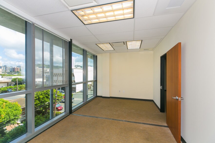 More Photos Of 1314 S king St, Honolulu Medical For Lease