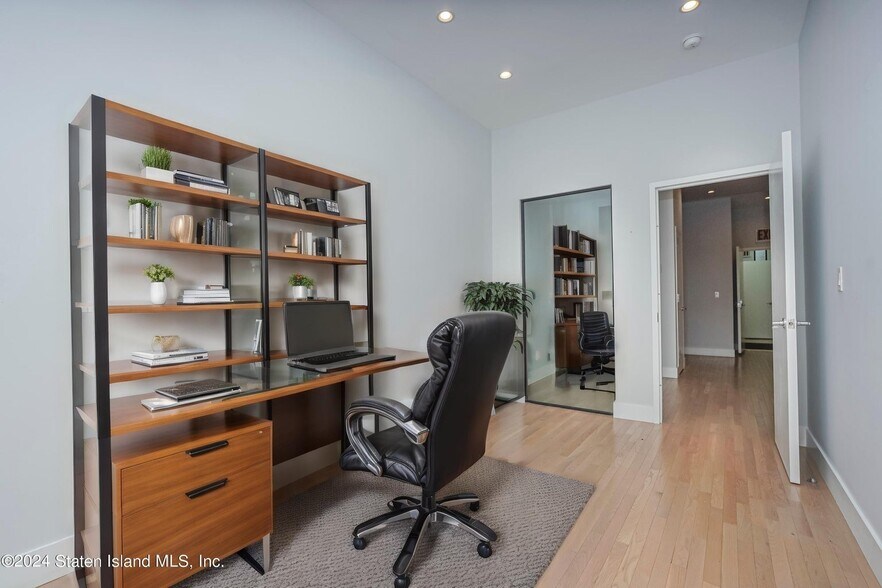 More Photos Of 144 Mcclean Ave, Staten Island Office For Lease