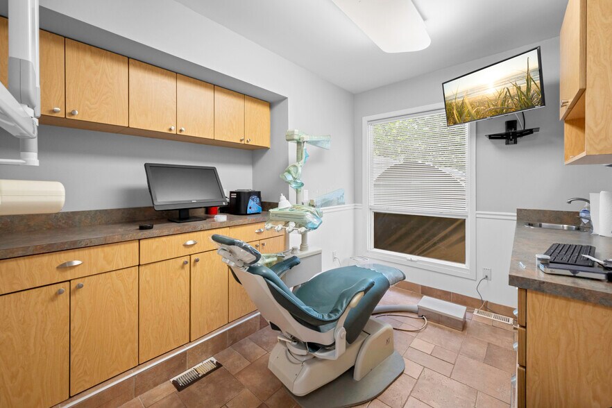 More Photos Of 10 Hunter Ave, Miller Place Office Residential For Sale