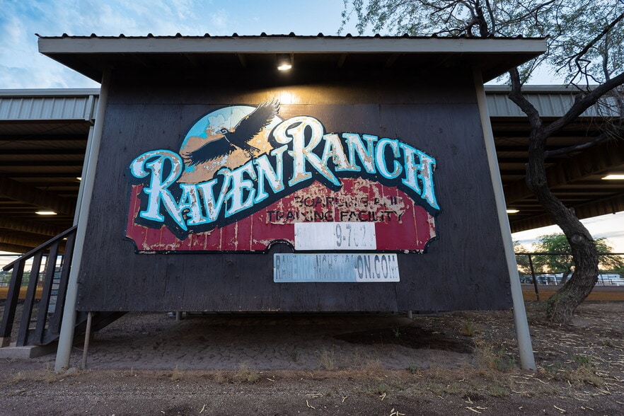 More Photos Of 9525 E Graf Ln, Tucson Horse Stables For Sale