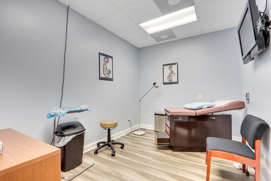 More Photos Of 1405 SE Goldtree Dr, Port Saint Lucie Medical For Lease