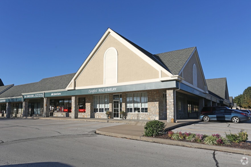 More Photos Of 11800-11922 W 119th St, Overland Park Unknown For Lease