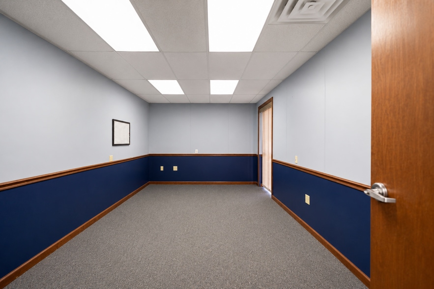 More Photos Of 1400 Pike St, Marietta Office For Lease