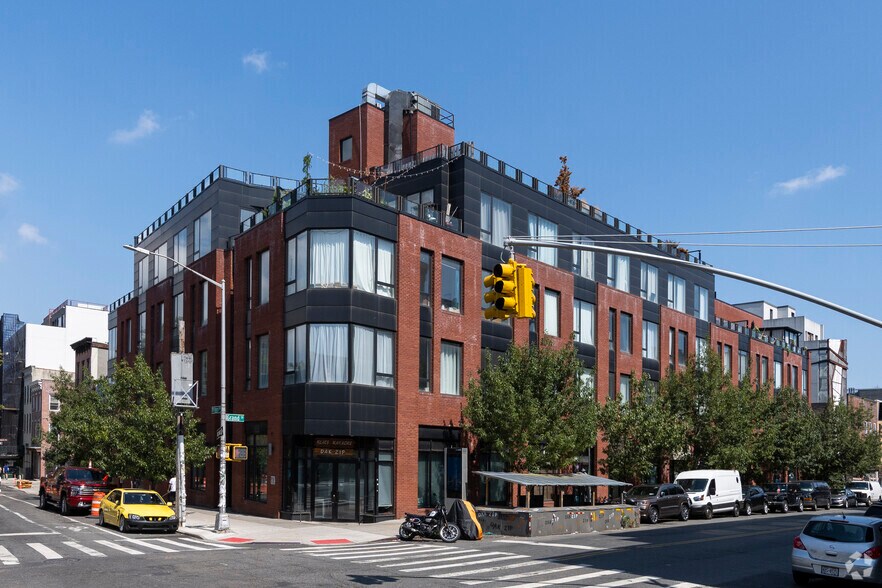 More Photos Of 227 Grand St, Brooklyn Apartments For Lease