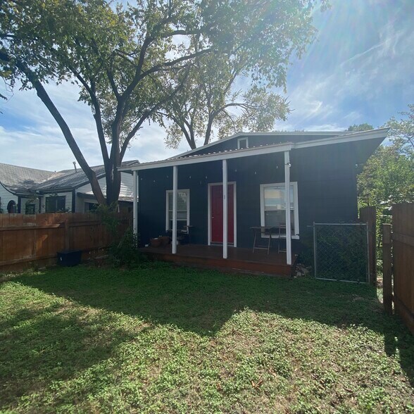 More Photos Of 607-611 Nelray Blvd, Austin Land For Sale