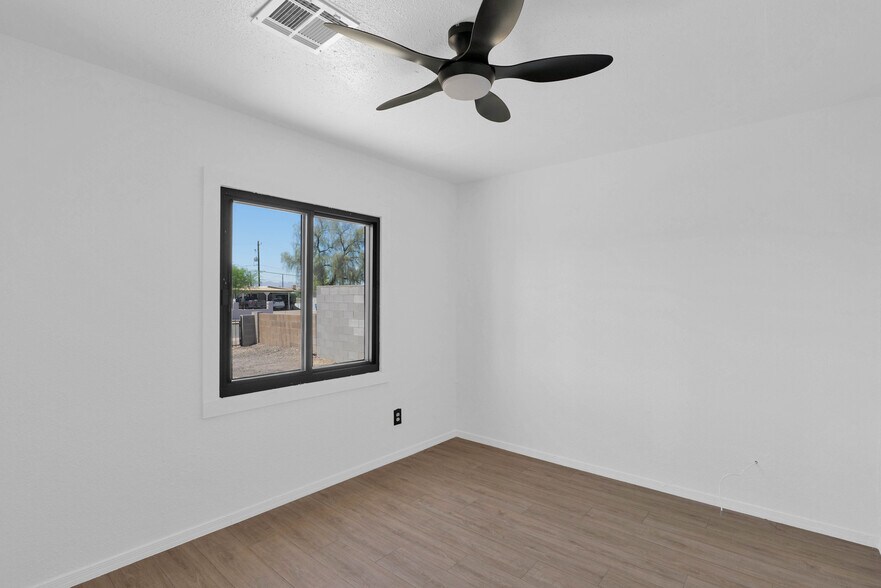 More Photos Of 1806 W Sherman St, Phoenix Warehouse For Sale