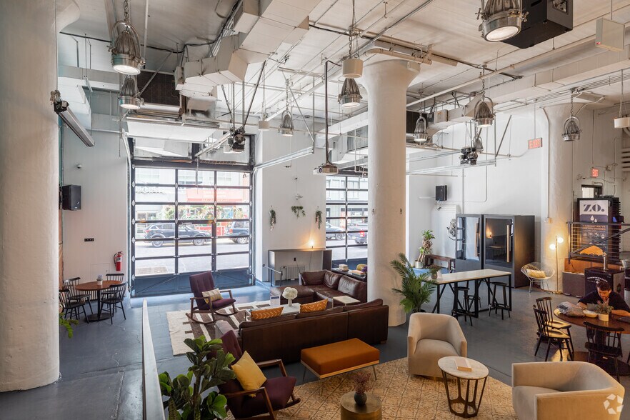 More Photos Of 175 Varick St, New York Office For Lease