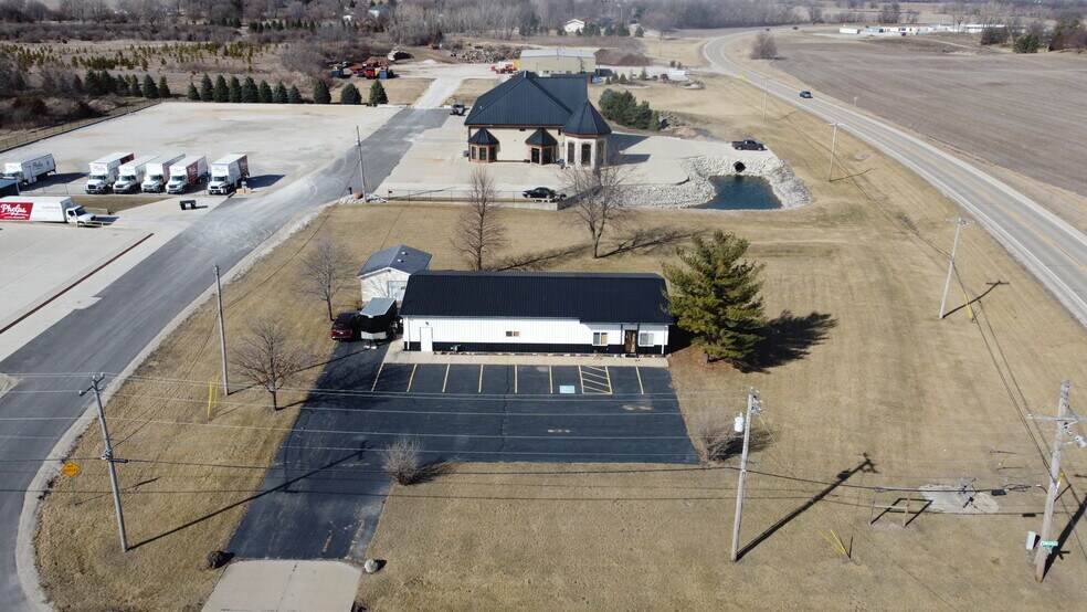 More Photos Of 9 Enterprise Dr, La Salle Distribution For Lease