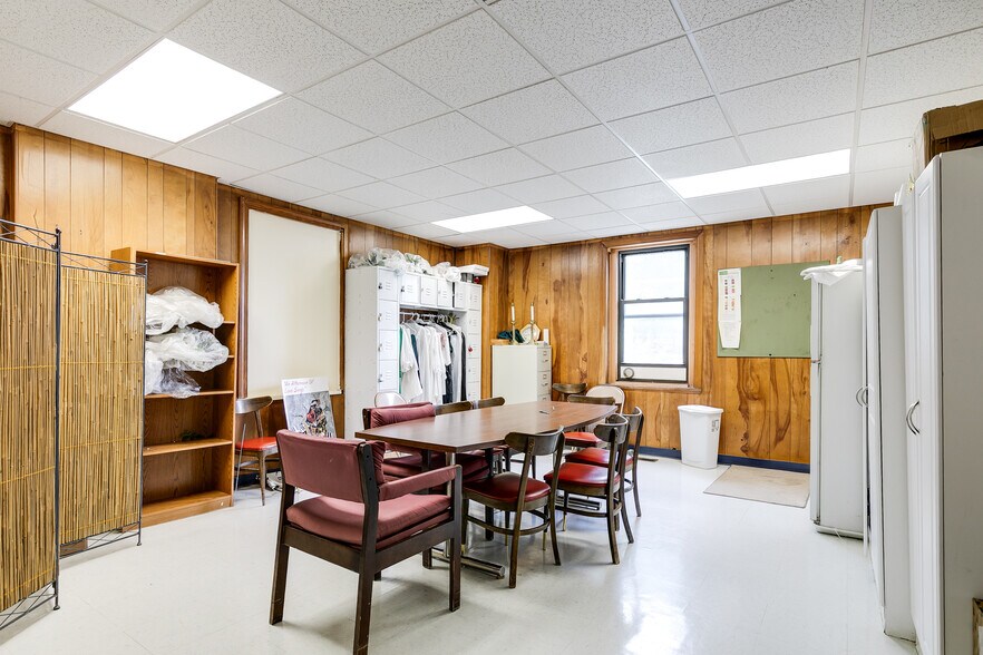 More Photos Of 2101 Venable St, Richmond Religious Facility For Sale
