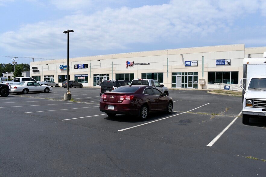 More Photos Of 4100-4136 Lafayette Blvd, Fredericksburg Light Distribution For Lease