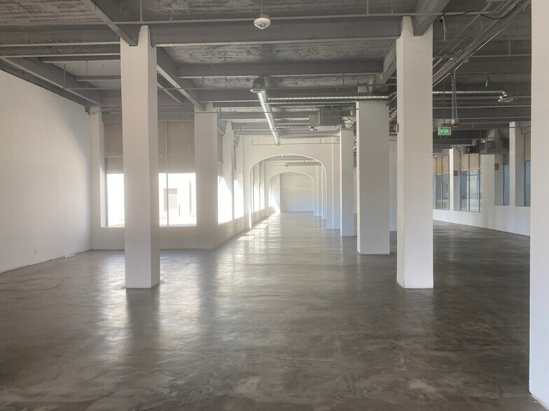 More Photos Of 207 S Broadway, Los Angeles Loft Creative Space For Lease