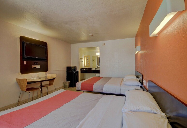 More Photos Of 5522 N Pan Am Expy, San Antonio Hotel For Sale