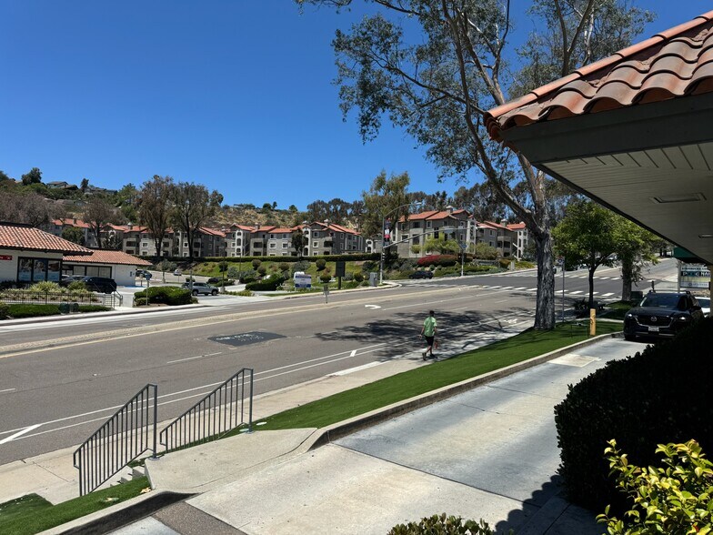 More Photos Of 12889 Rancho Penasquitos Blvd, San Diego Freestanding For Lease