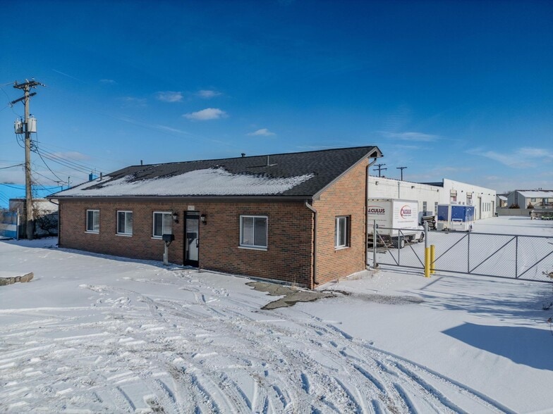 More Photos Of 26272 Groesbeck Hwy, Warren Warehouse For Sale