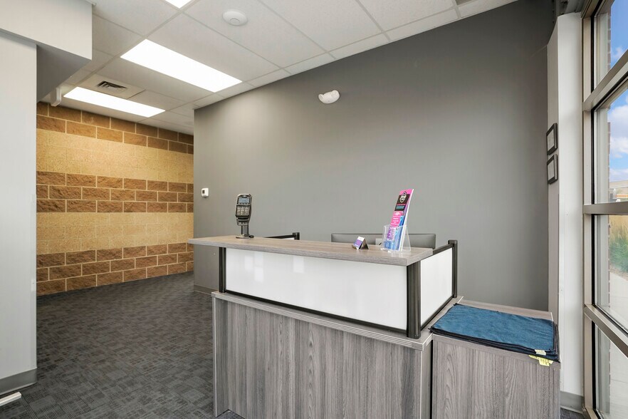 More Photos Of 5384 S Parker Rd, Aurora Carwash For Sale
