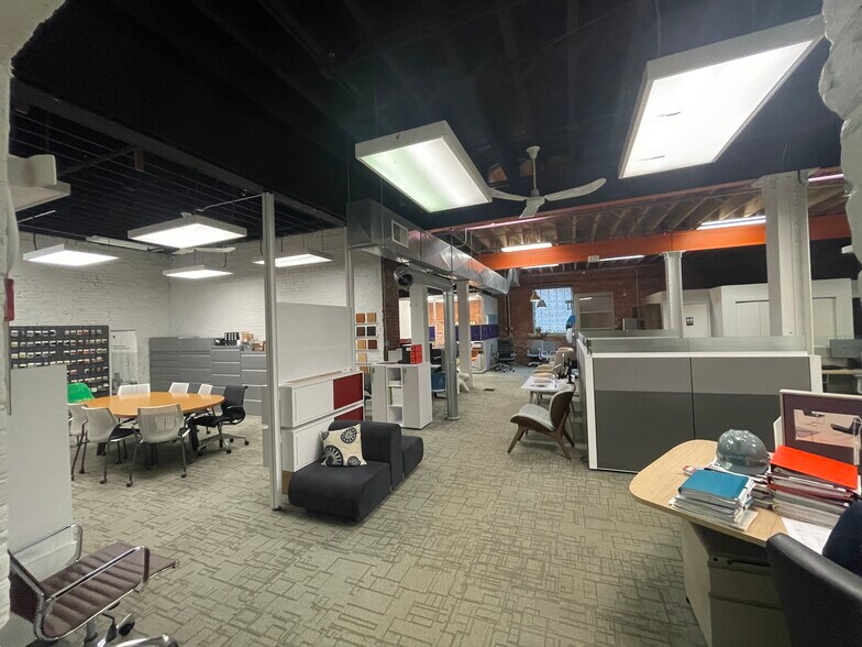 More Photos Of 1900 Lowe St, Pittsburgh Warehouse For Lease