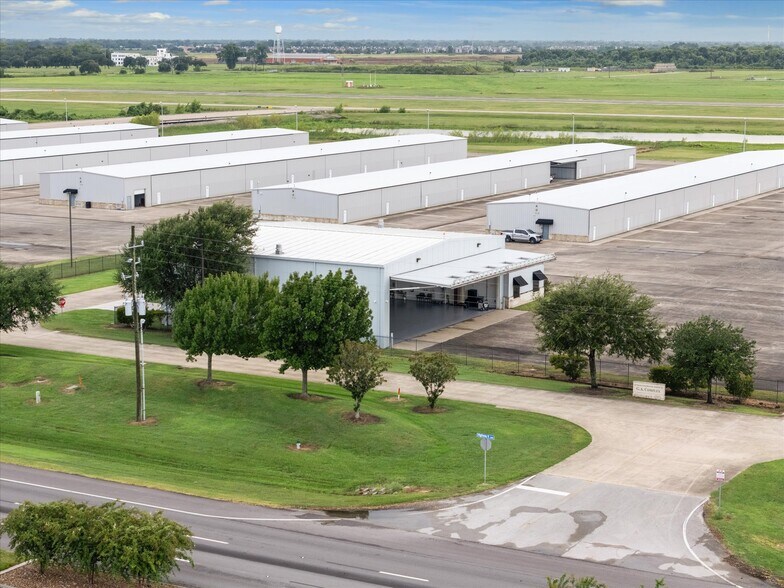 Primary Photo Of 12890C S Highway 6, Sugar Land Specialty For Sale