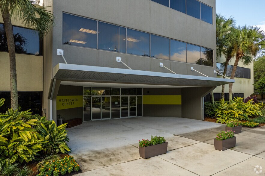 More Photos Of 222 S Westmonte Dr, Altamonte Springs Office For Lease