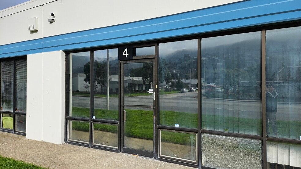 More Photos Of 200 Valley Dr, Brisbane Flex For Sale