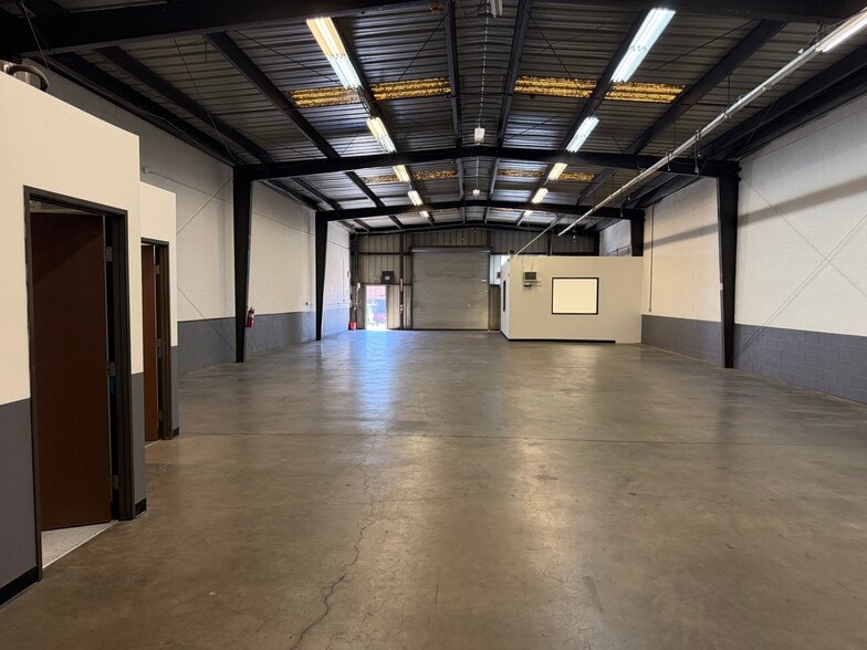 More Photos Of 3470-3476 E Pico Blvd, Los Angeles Warehouse For Lease