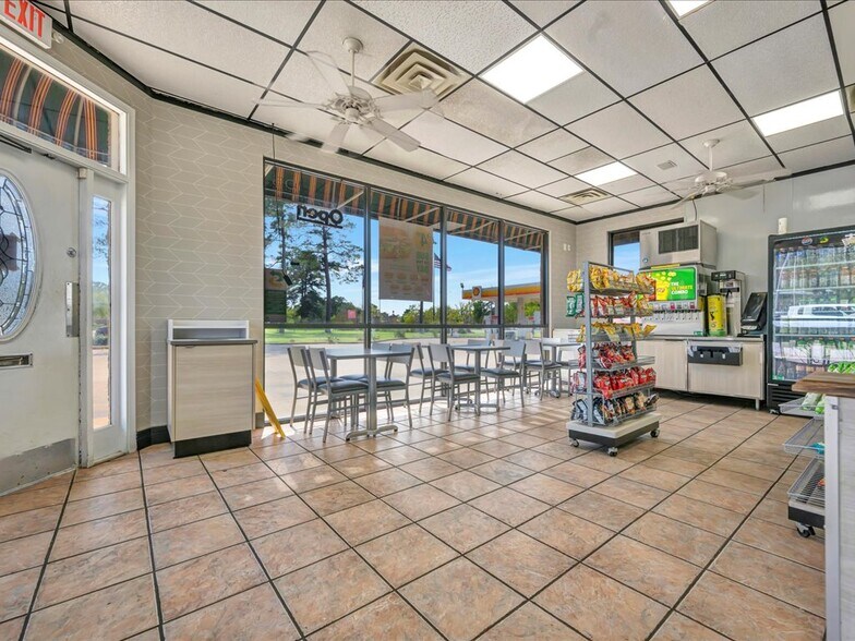 More Photos Of 105 Champions Dr, Lufkin Fast Food For Sale