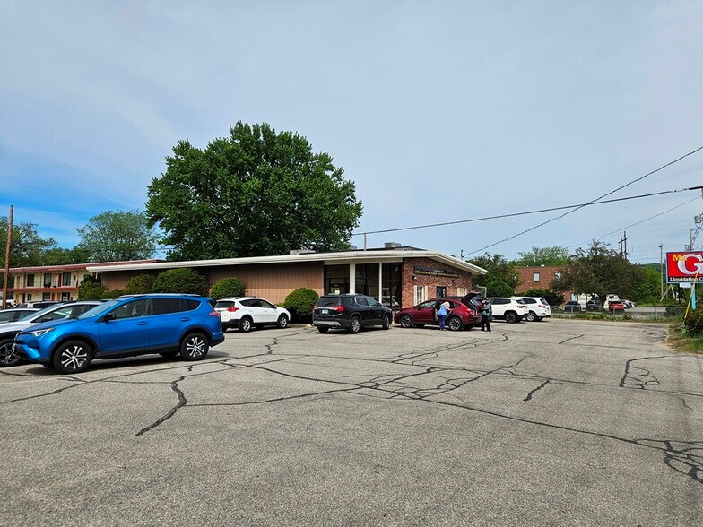 More Photos Of 371 West St, Keene General Retail For Sale