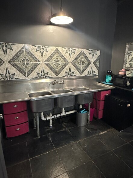 More Photos Of 105 E Atlantic Ave, Audubon Freestanding For Sale