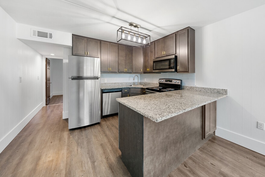 More Photos Of 480 Santa Rosa Blvd, Fort Walton Beach Apartments For Sale