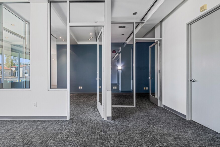 More Photos Of 1081-1091 N Palm Canyon Dr, Palm Springs Office Residential For Lease