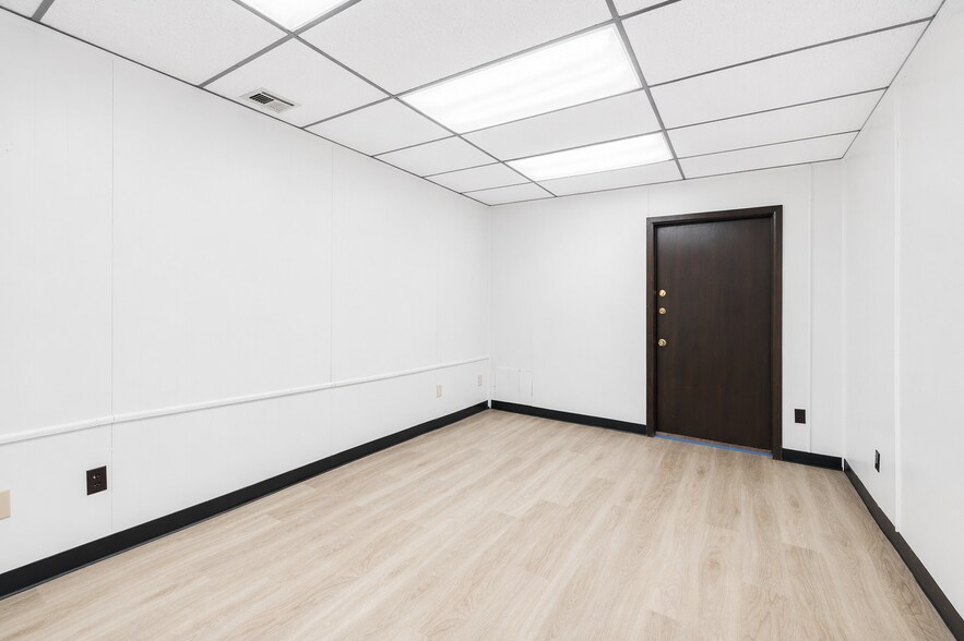 More Photos Of 1901-1909 N Classen Blvd, Oklahoma City Storefront Retail Office For Lease