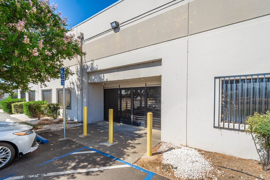 More Photos Of 4150 Florin Perkins Rd, Sacramento Warehouse For Sale
