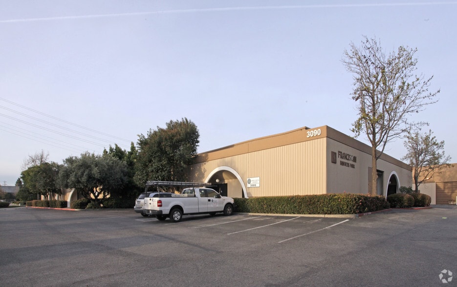 More Photos Of 3030-3090 Lawrence Expy, Santa Clara Warehouse For Lease