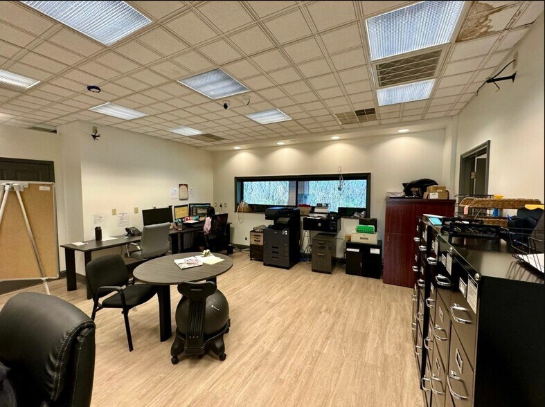 More Photos Of 2215 E Lamar Alexander Pky, Maryville Bank For Sale