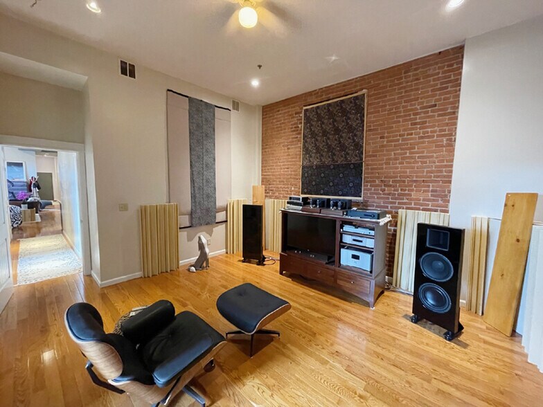 More Photos Of 9 E 18th St, Bayonne Apartments For Sale