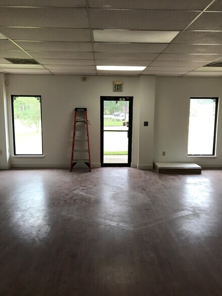 More Photos Of 13847 Coursey Blvd, Baton Rouge Freestanding For Lease