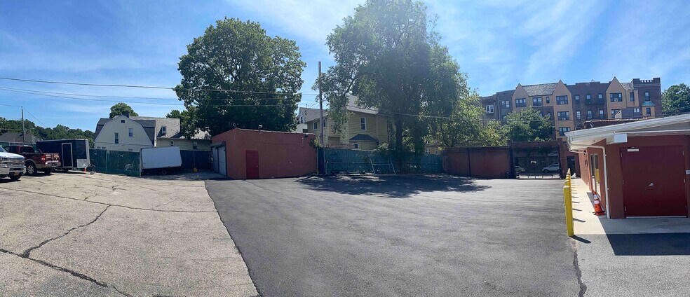 More Photos Of 403 E 3rd St, Mount Vernon Funeral Home For Sale