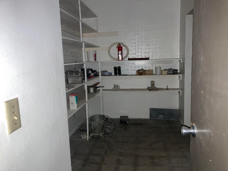 More Photos Of 8230 E Broadway Blvd, Tucson Medical For Sale