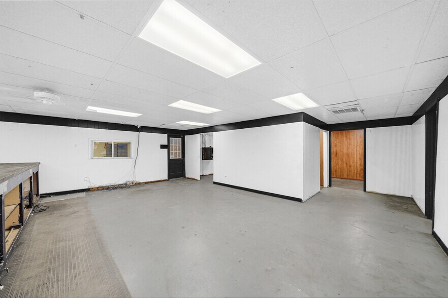 More Photos Of 406 Preston Ave, Pasadena Warehouse For Lease